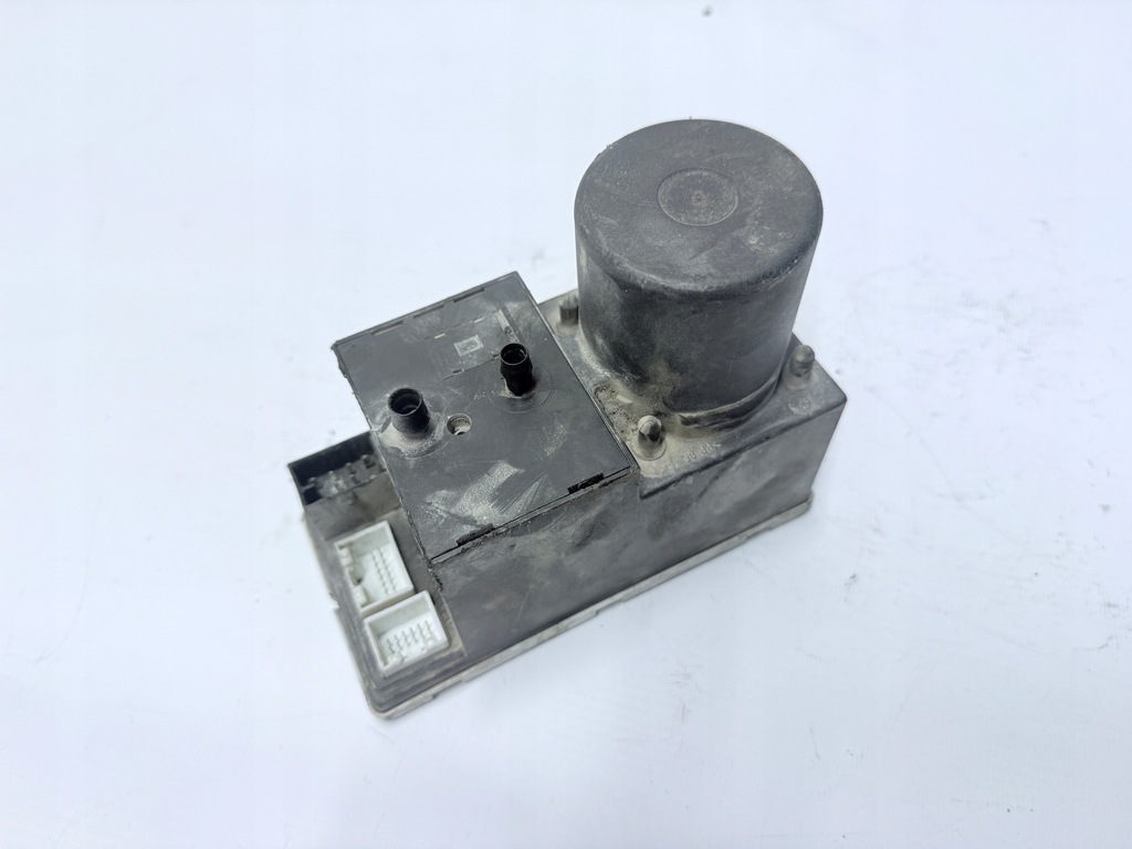 фото №1, Помпа центрального замка оригинал 8l0862257 audi a3 8l a6 c5 a4 b5