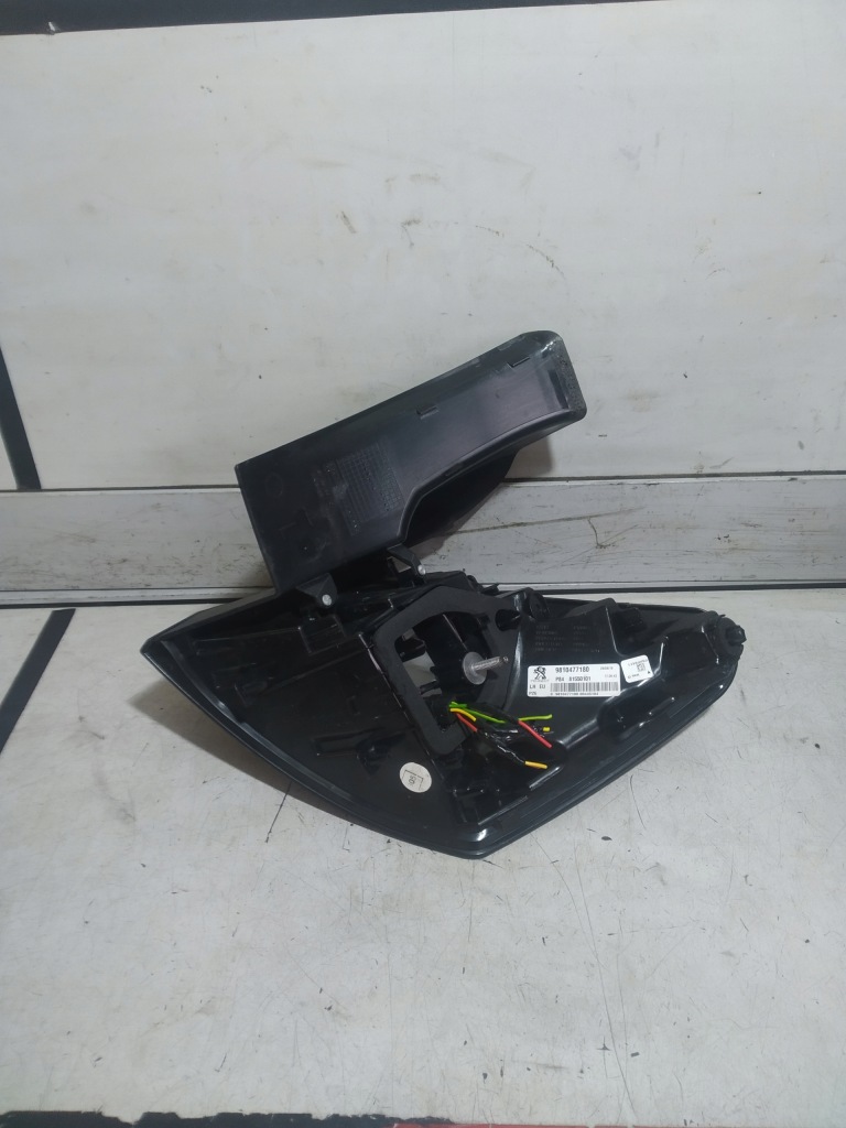 Peugeot 3008 2 фара левая задняя led Цена