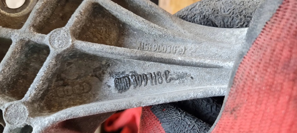 фото №9, A4 b9 8w кронштейн кронштейн коробки передач 2.0 tdi 8w0399118c a5 8w