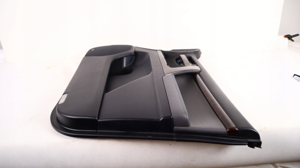 Toyota land cruiser 200 обшивка дверь правая  перед Цена