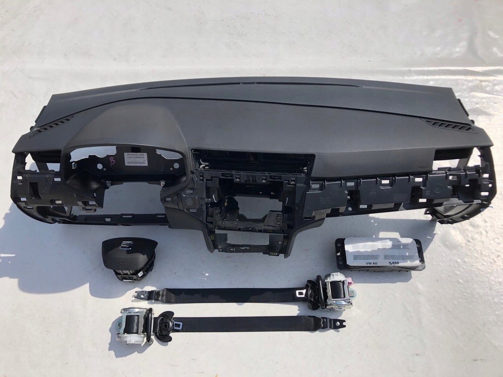 фото №1, Seat arona панель приладів панель приладів консоль подушки безпеки ремені