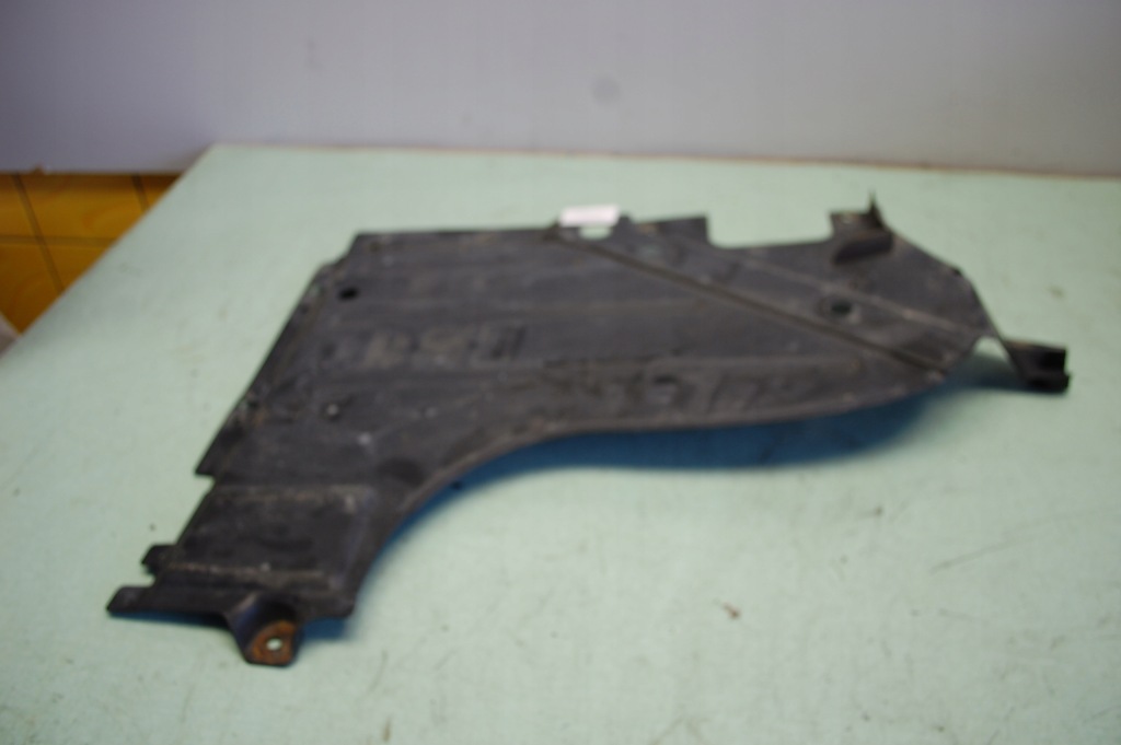 Купить Bmw 3gt f34 накладка подвеска левая