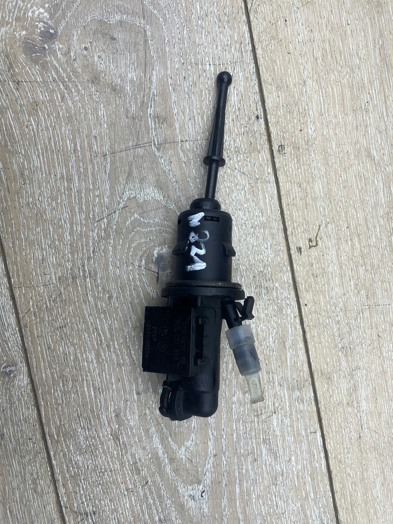 фото №1, Помпа зчеплення vw passat cc 3c0721388 2.0 tdi