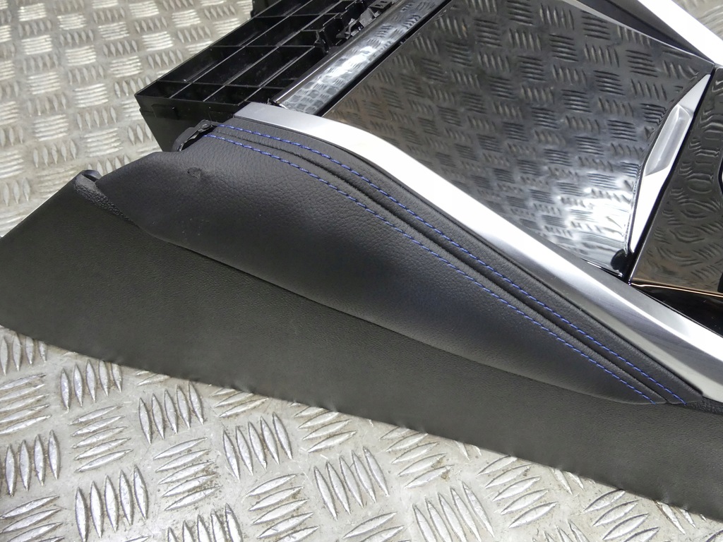 фото №14, Bmw 2 g42 sport обивка сиденья подогрев заднее сиденье обшивки туннель