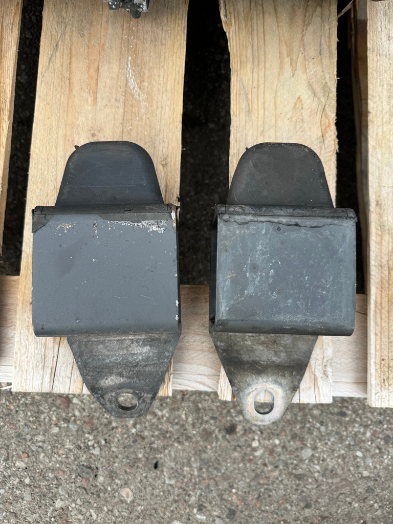 фото №1, Отбойник подушка кронштейн mercedes actros mp 4