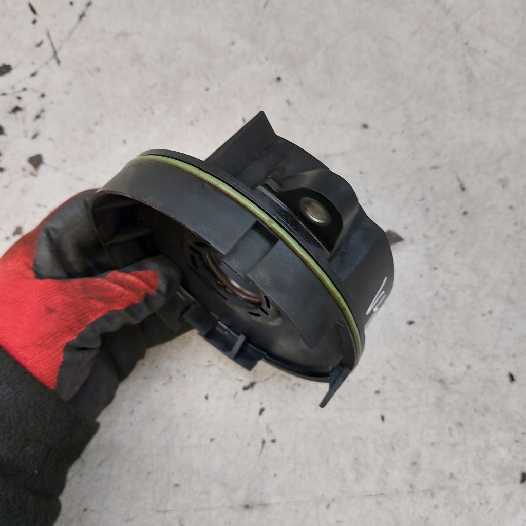 Volvo v40 2 d4 2,0d 2014 v42 сальник вала коленчатого 31375715 Недорого