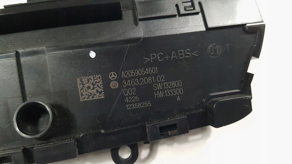 фото №4, Панель радио кнопки mercedes w205