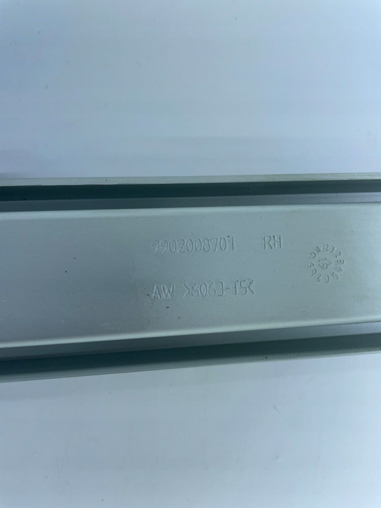 фото №8, Bmw x3 g01 x4 g02 напрямна кріпильна багажника права 7396572 оригінал