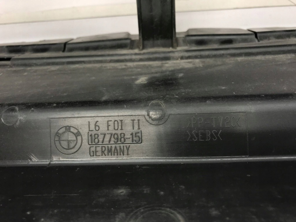 Bmw 5 v f10 f11 ремінь передній жалюзі повітропровід повітря перед 18779815 Доставка