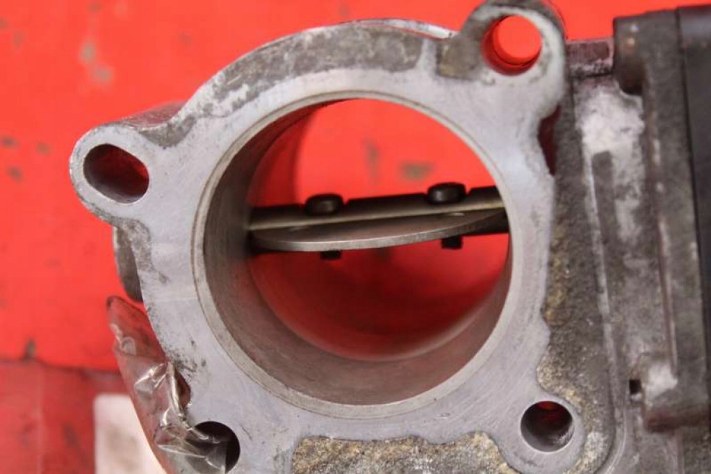 фото №8, Дросельна заслінка 8200937453 renault laguna 3 iii 2.0 dci 150 km 07-11