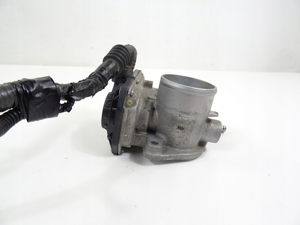 фото №7, Карбюратор toyota yaris _p13_ 2203047040 1.5l hybrid 54kw 2015