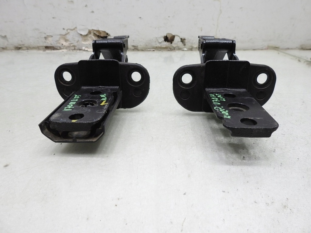 фото №2, Петля петлі кришки volvo v70 iii