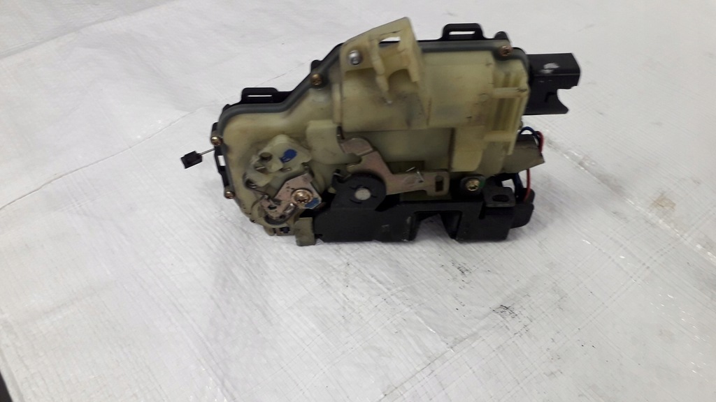 фото №8, Vw new beetle 1998-2005 замок двері правий лівий 6x1837013h 6x1837014h