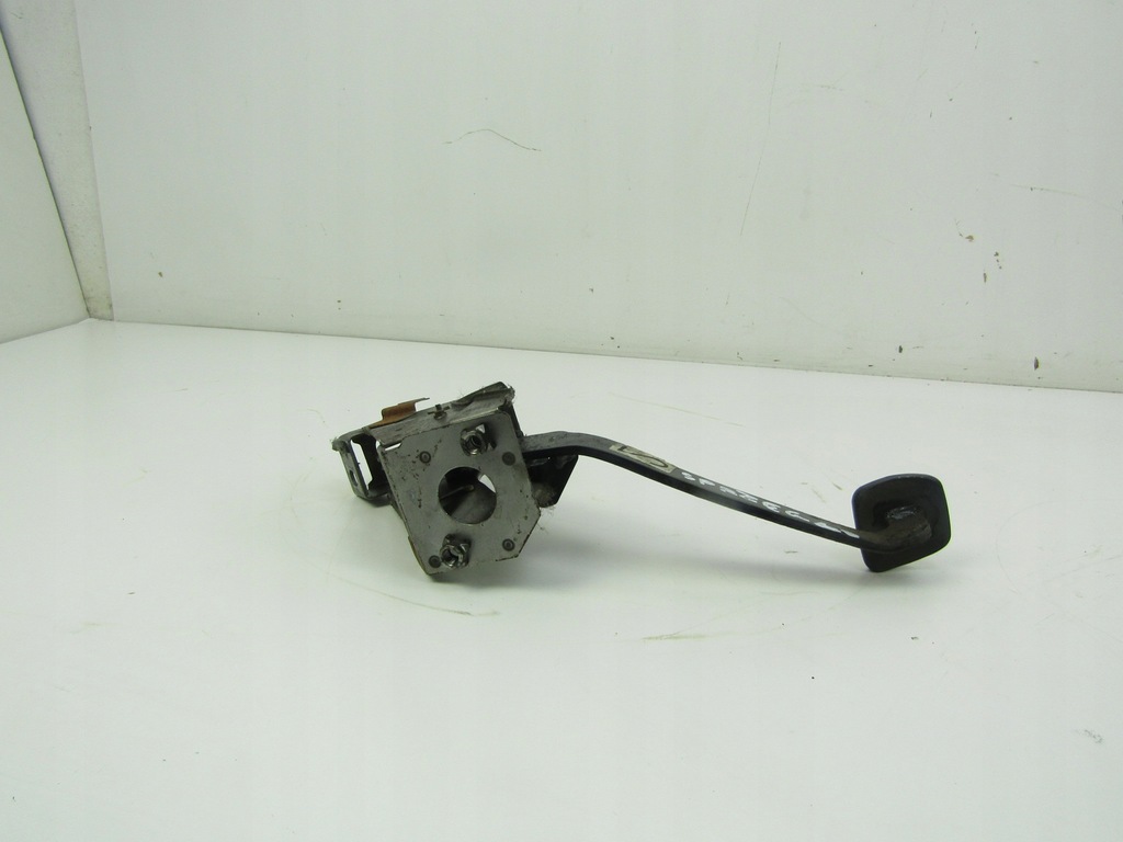 фото №1, Nissan almera tino педаль сцепления