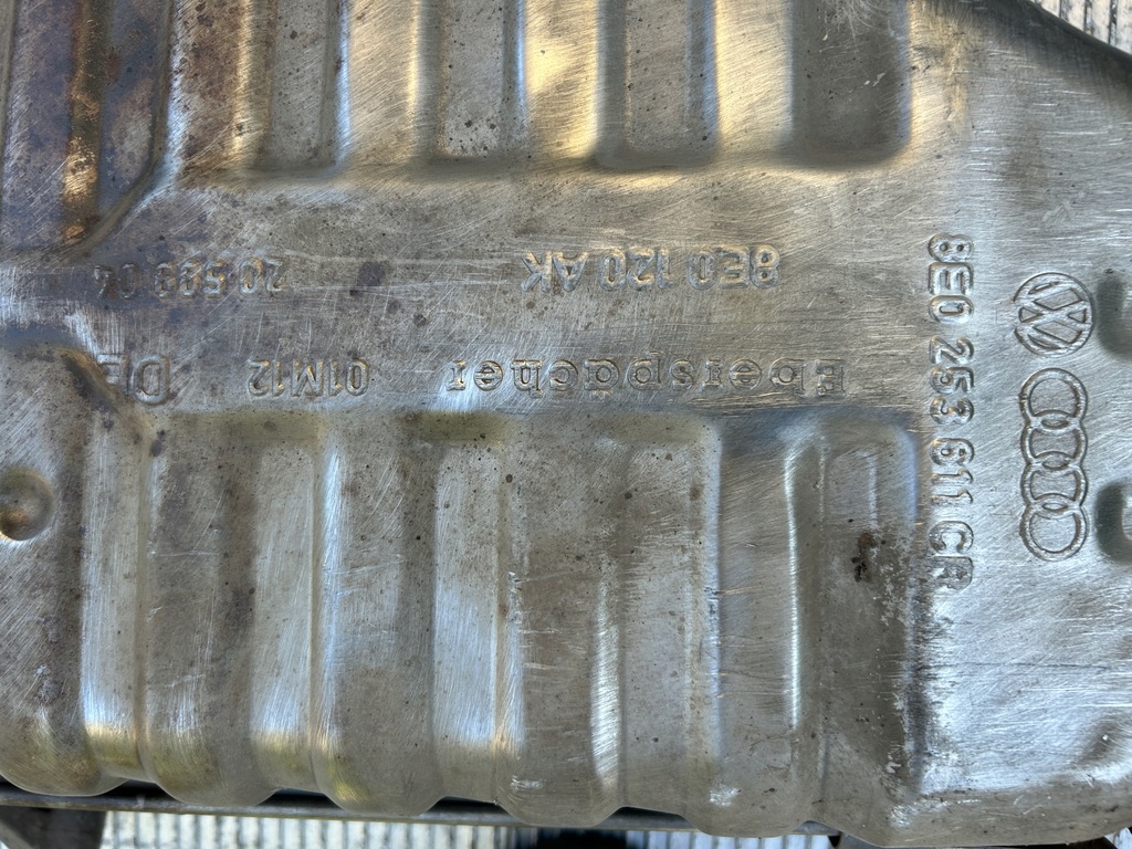 фото №13, Гаситель правый audi a4 b6 бензин quattro