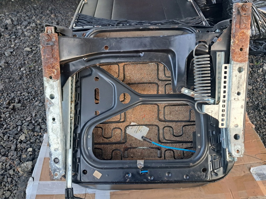 Сиденье правый mercedes w123 купе 1239100932 Недорого