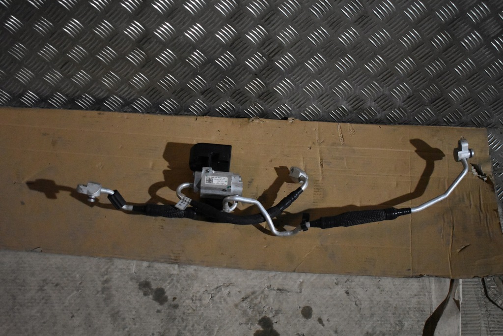 фото №1, Idealne дроти кондиціонера клапан porsche taycan 1