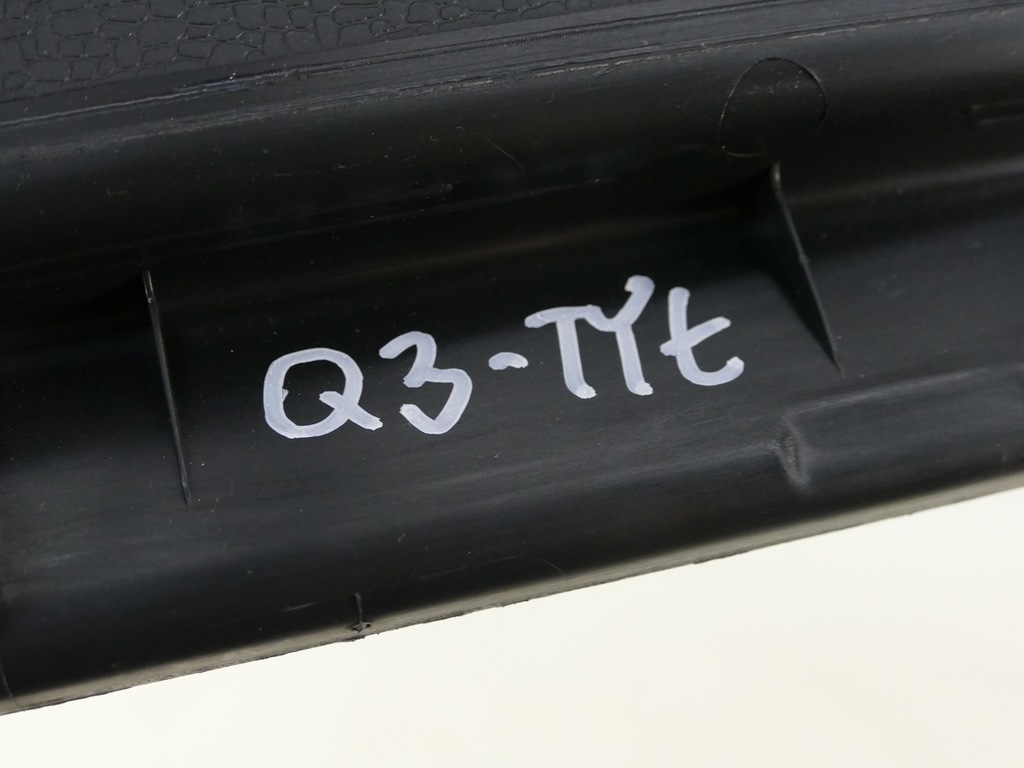фото №10, Audi q3 8u lift защита поперечина порог замка багажника задняя 8u0864483k