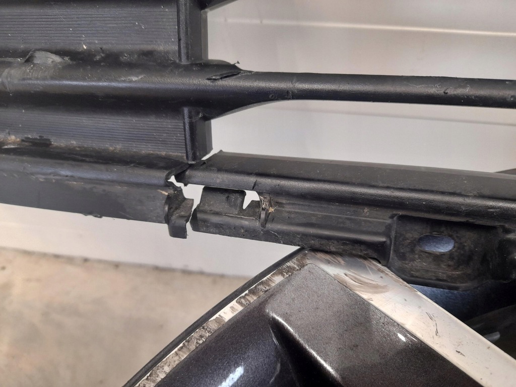 фото №8, Решётка средняя бампера mitsubishi outlander iii