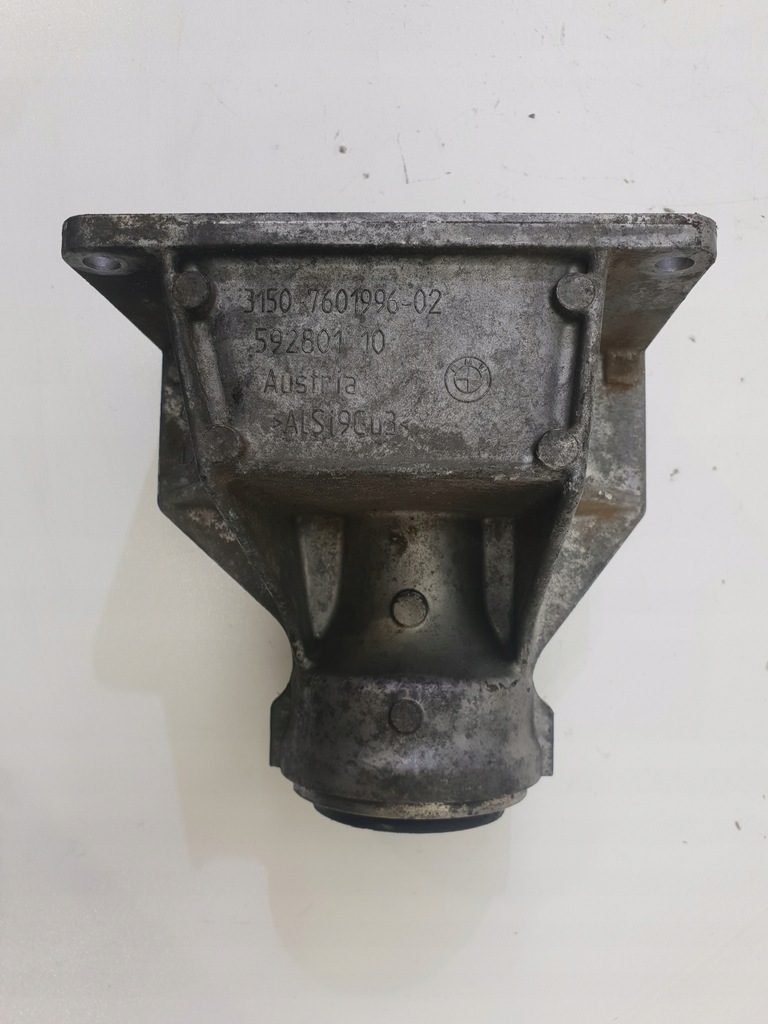 фото №1, Bmw f25 x3 кронштейн піввісь 7601996