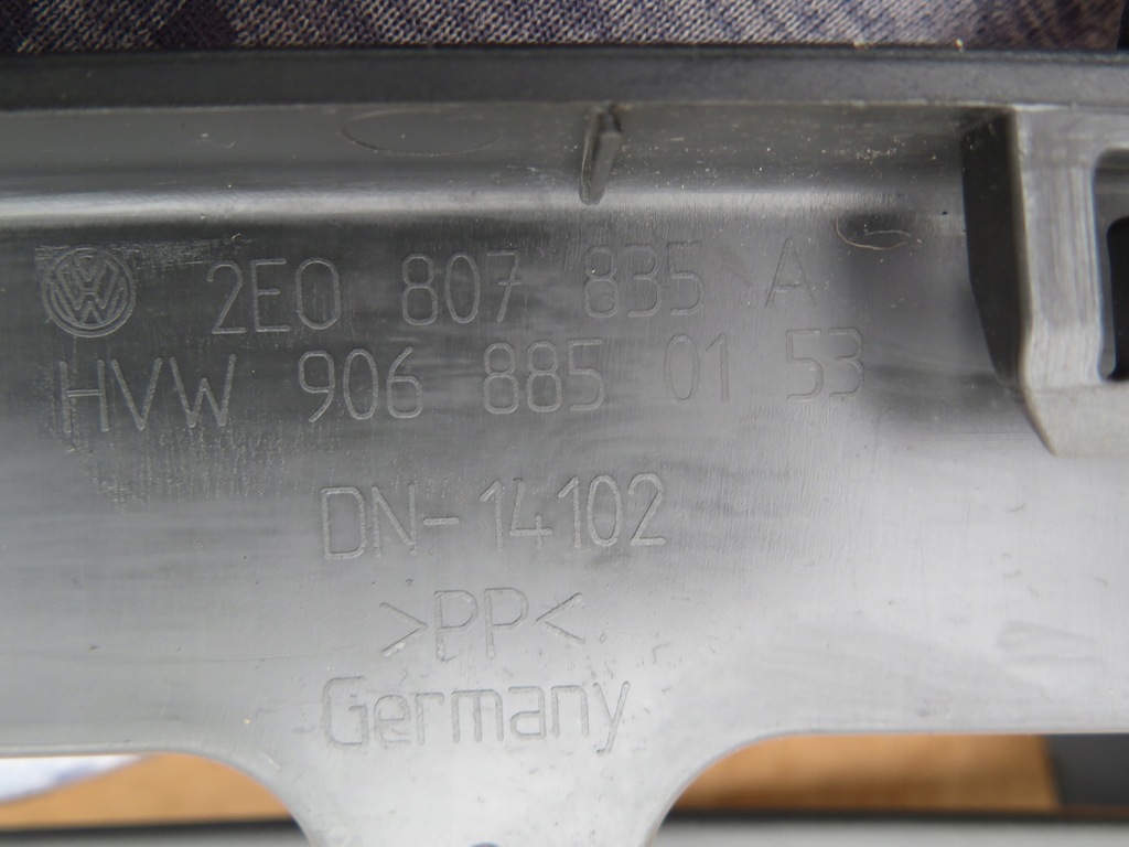 фото №7, Решётка бампера средняя vw crafter 2e0807835a