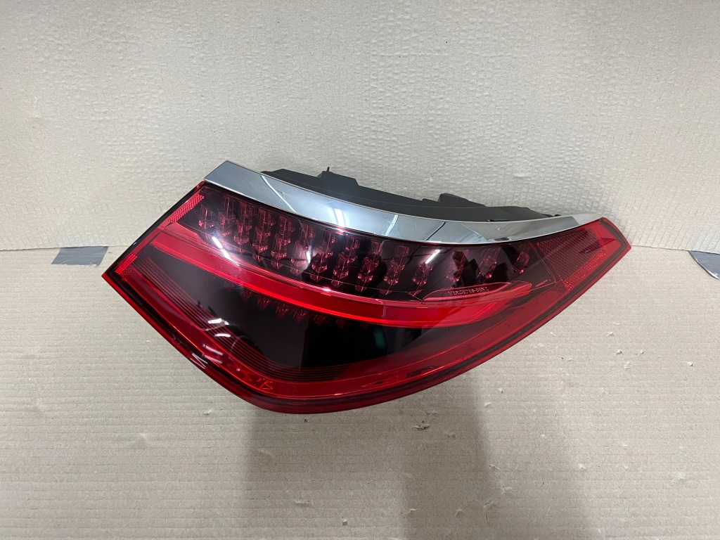 фото №2, Mercedes s klasa w223 лампа задня задня права led!