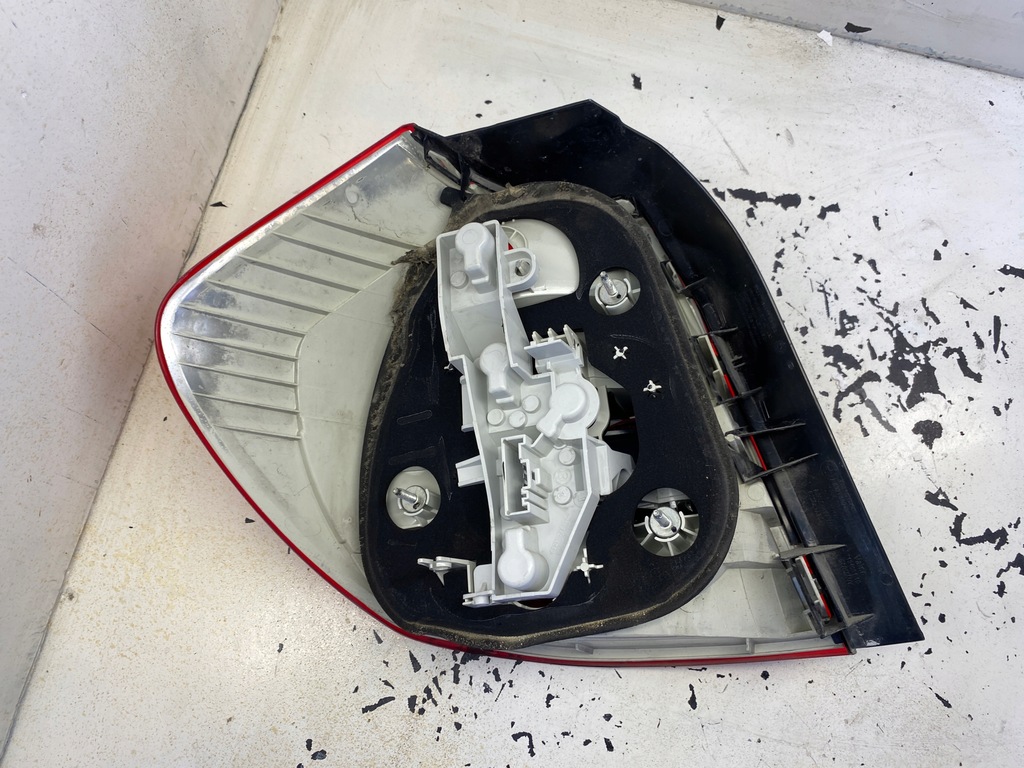 фото №10, Bmw 1 e81 e87 лампа правий задня 7181298