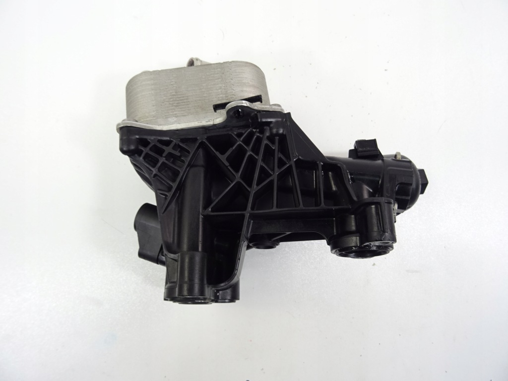 Audi q3 83a корпус фильтра радиатор датчик 05l115389ah 05l117021c комплект Киев