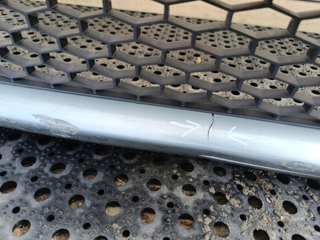 Toyota corolla verso 2 рестайлінг  бампер перед протитуманна фара pdc 1f8 Київ