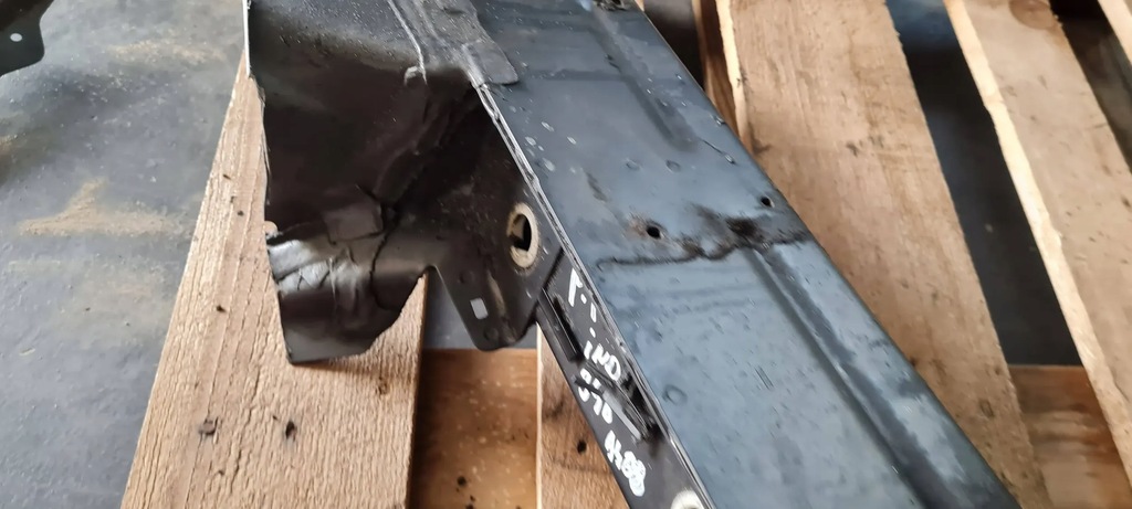 фото №9, A4 b9 8w s4 лонжерон правая правый перед lx7r a5 8w s5