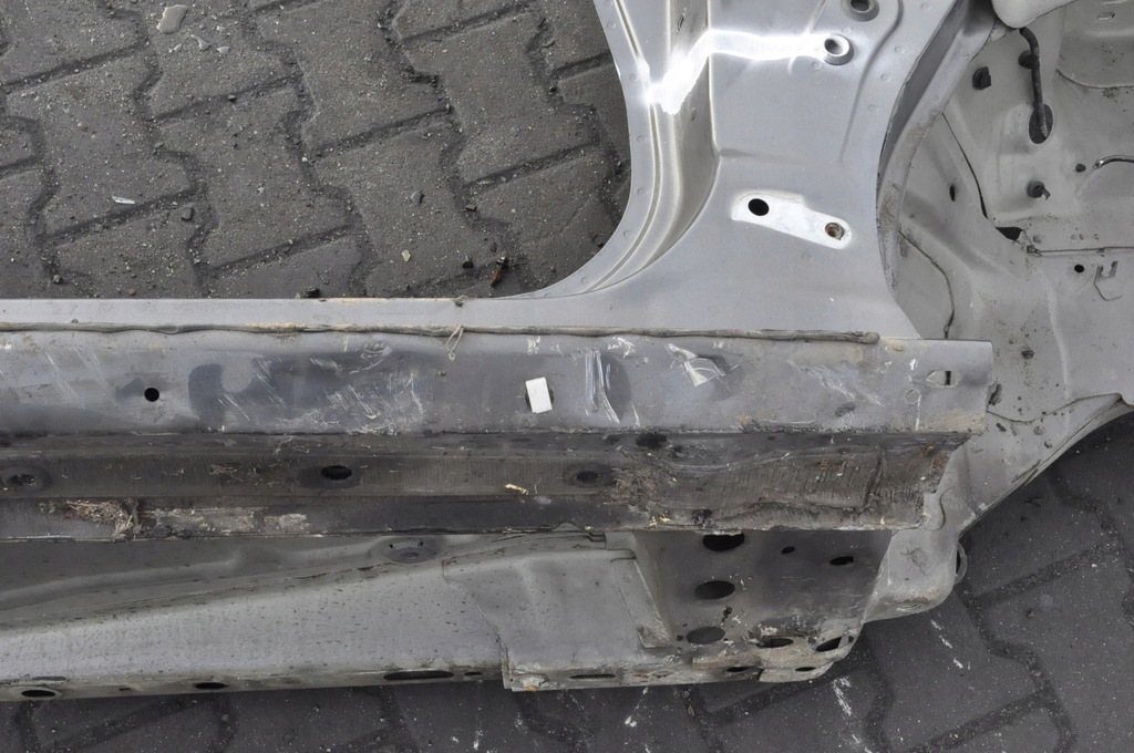 фото №7, Ford fiesta mk8 блок двигателя порог правый полный четверть