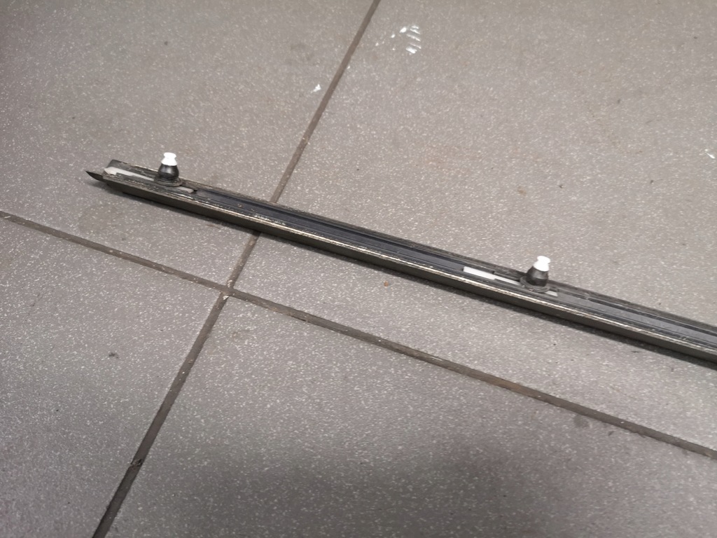 фото №6, Молдинг двері правий задня vw phaeton 3d0854634a