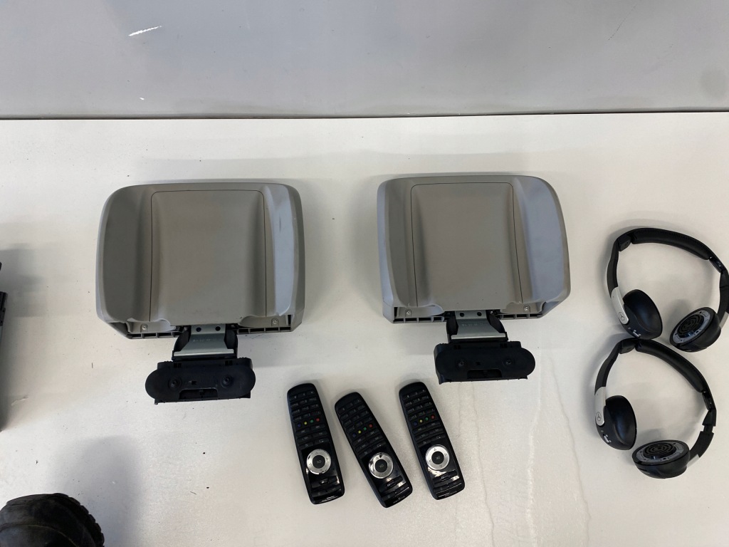 Екран дисплей монітор dvd mercedes s w221 в Україні