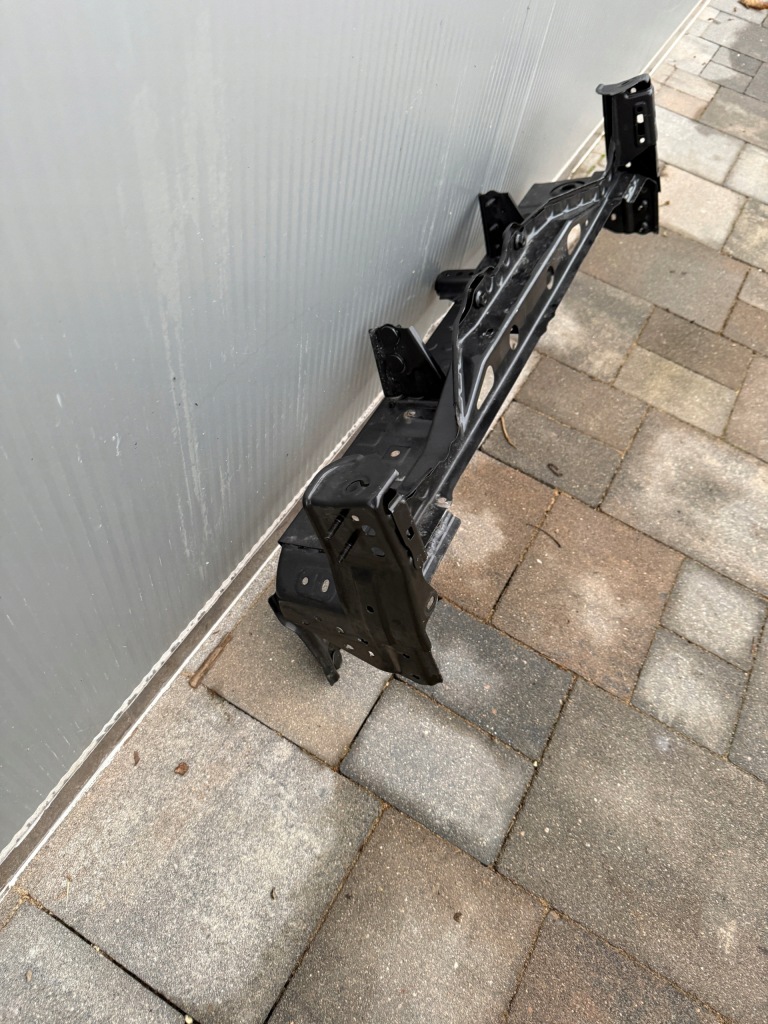 фото №10, Toyota yaris iv gr усилитель верхний