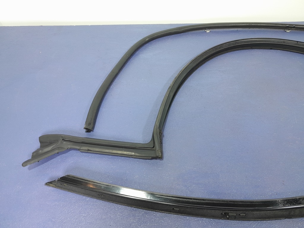 фото №4, Ford mustang vi молдинг уплотнители дверь перед левая