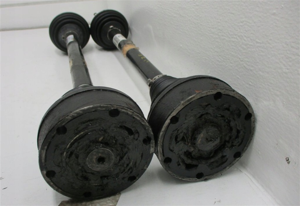 Приводной вал правый  задняя vw golf v a3 8p 3.2 4x4 1k0501204a с Разборки