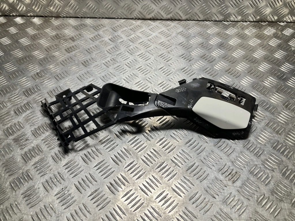 Купити Заглушка розпилювача лампи лівий напрямна mercedes cla w117