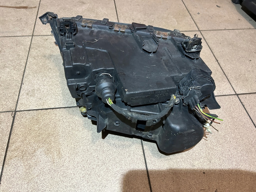 фото №15, Лампа левая ксенон audi a8 s8 d2 europa