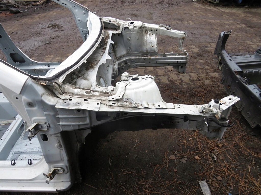 фото №1, Четверть лонжерон правый перед 25d mazda 3 bm 13-