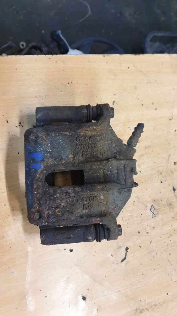 фото №1, Peugeot 208 i супорт правий перед 1.4 e-hdi