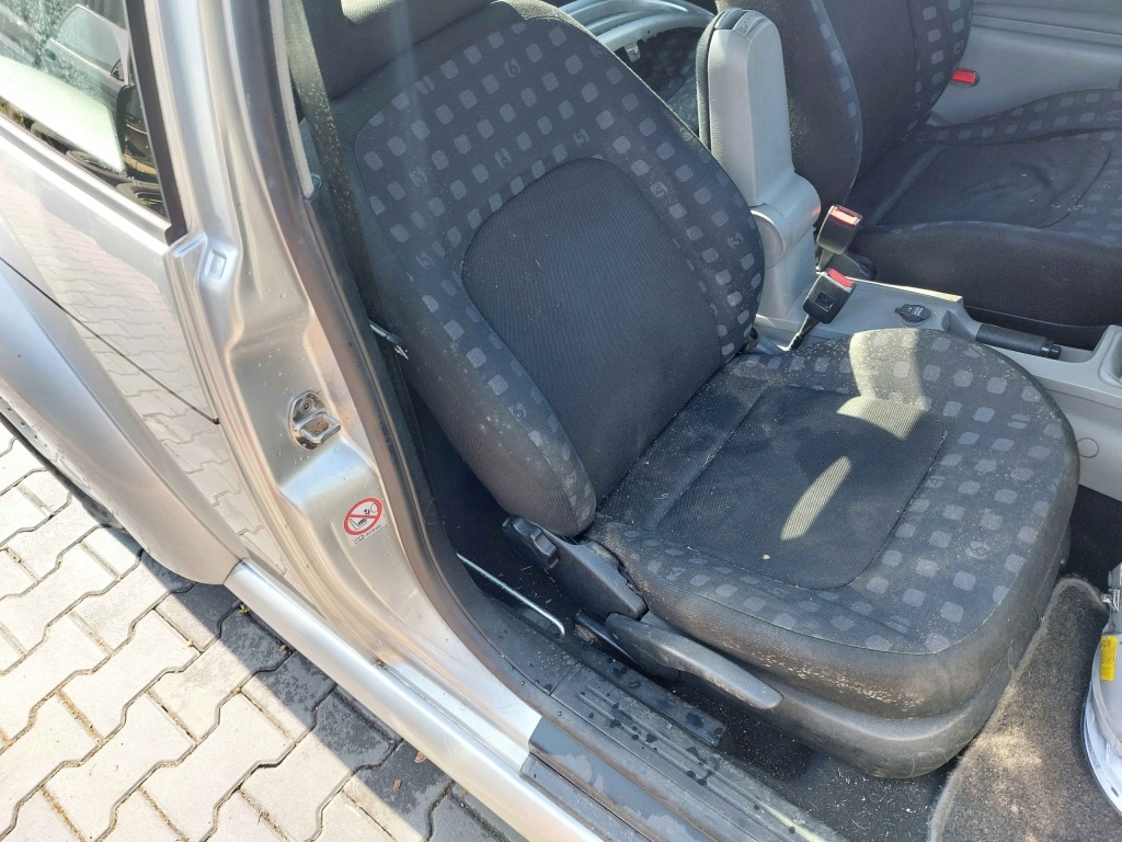 Купити Сидіння правий перед 3d volkswagen new beetle 1