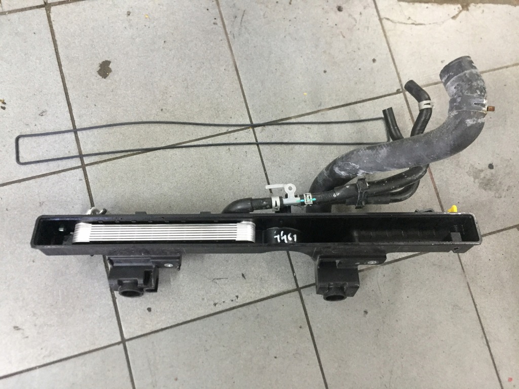 фото №1, Land cruiser 150 lift 18- кронштейн bok радиатора