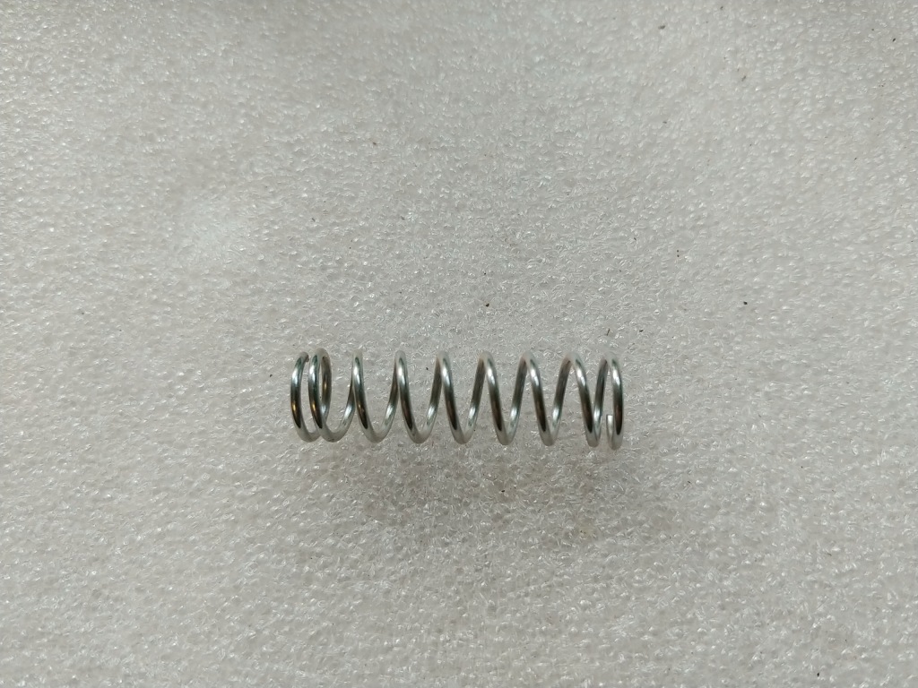 Купить Fiat 126p - пружина полуось приводной