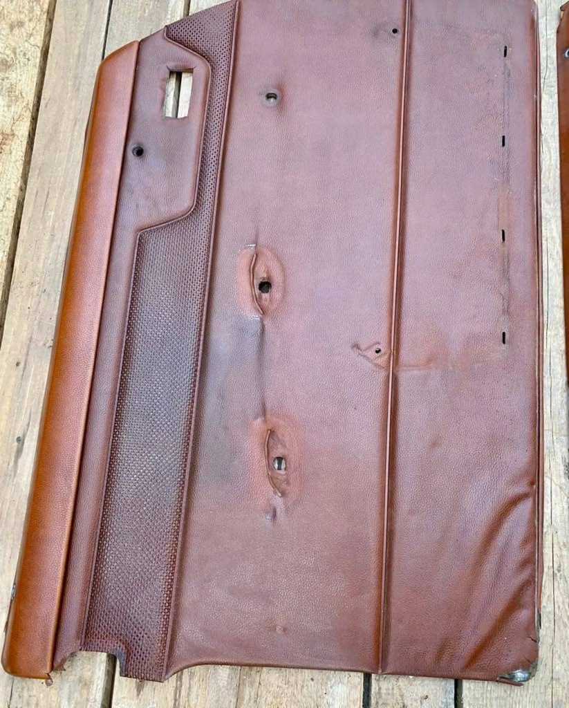 Mercedes-benz w115 1973 обшивки дверь комплект . коричневые Киев