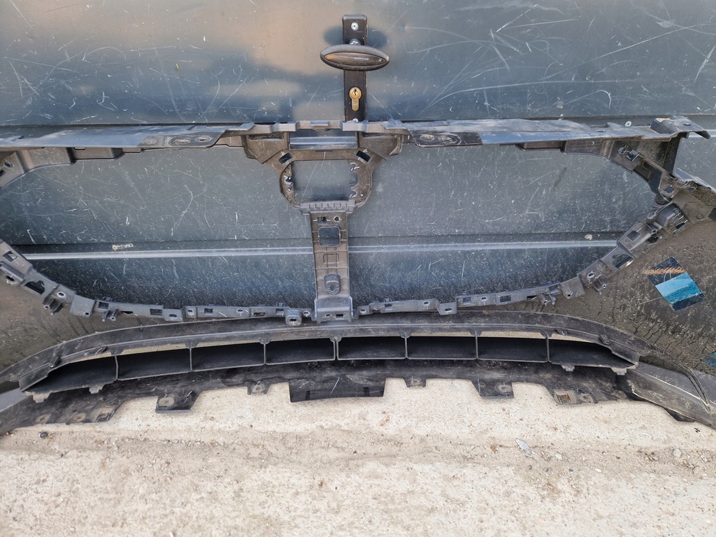 фото №8, Mazda 3 iv бампер перед