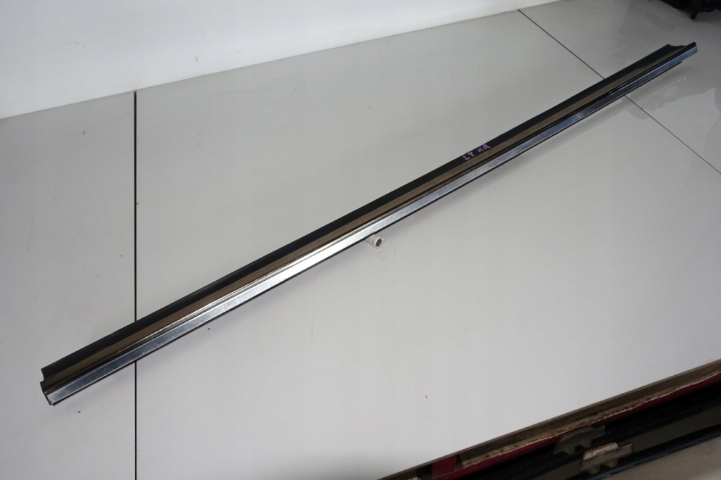 Mercedes w140 молдинг стекло дверь уплотнитель хром левый задний  левая задняя в Украине