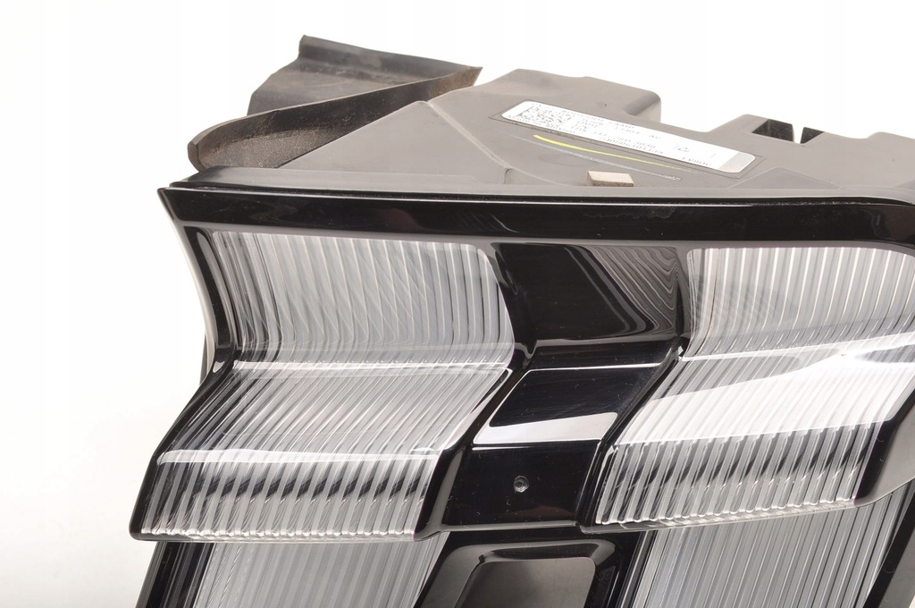 фото №7, Ford mustang mach-e лампа права задня rj8b-13404-ac