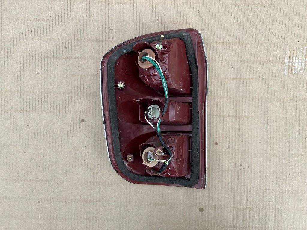 фото №4, Toyota rav4 ii lift лампа правая задняя задняя хром