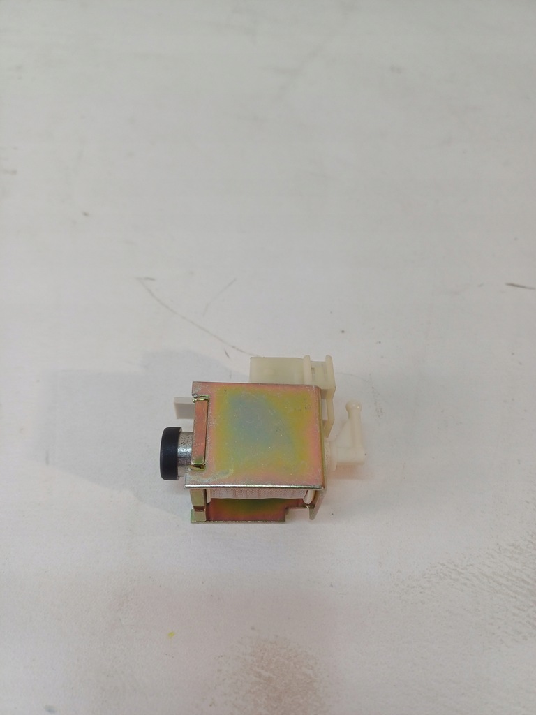 фото №10, Моторчик блок управления блокировка коробки передач audi a4 b7 04-