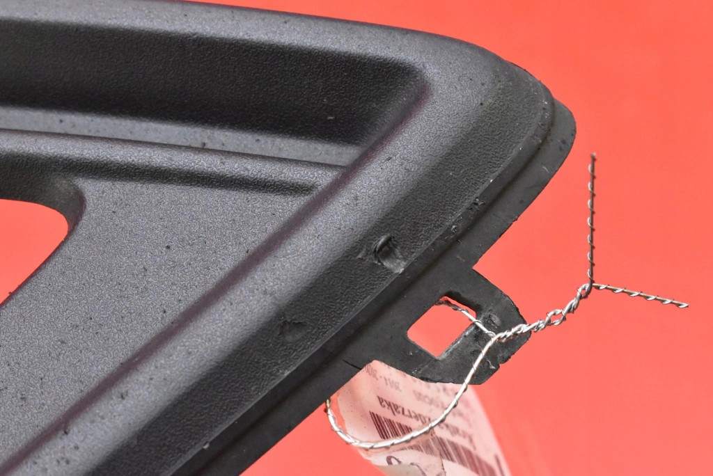 Решітка бампера протитуманної фари ліва чорна хром f1eb-15a299-b ford focus mk3 Ціна